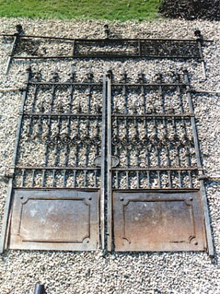 Kovaná brána - před renovací